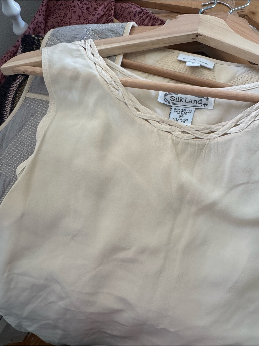 Vintage 100% silk Silk Land Cream Sleeveless Blouse - Elegant Women's Top